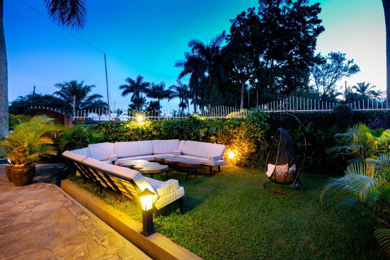 2 Friends Resort